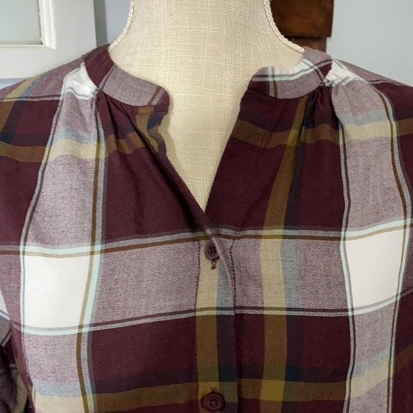 Cremieux Plaid Cinched Wrist Button Up Top size Small - Picture 4 of 6